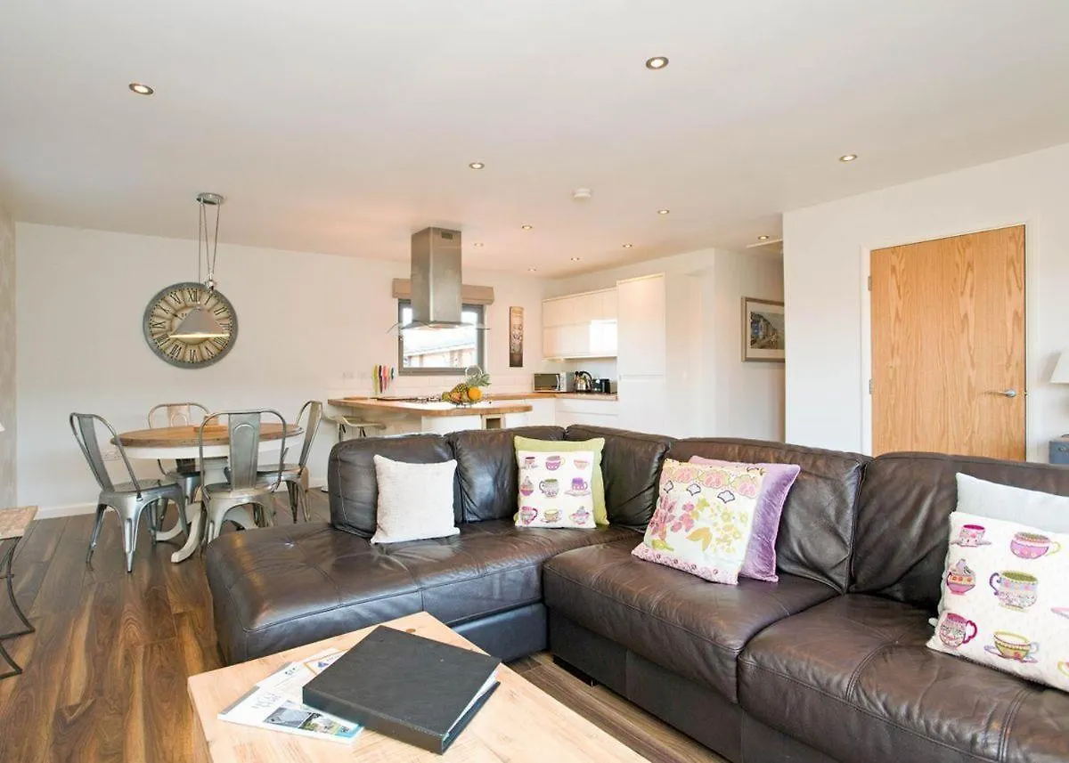 Dacre Lakeside Park Hotel Brandesburton 4*,