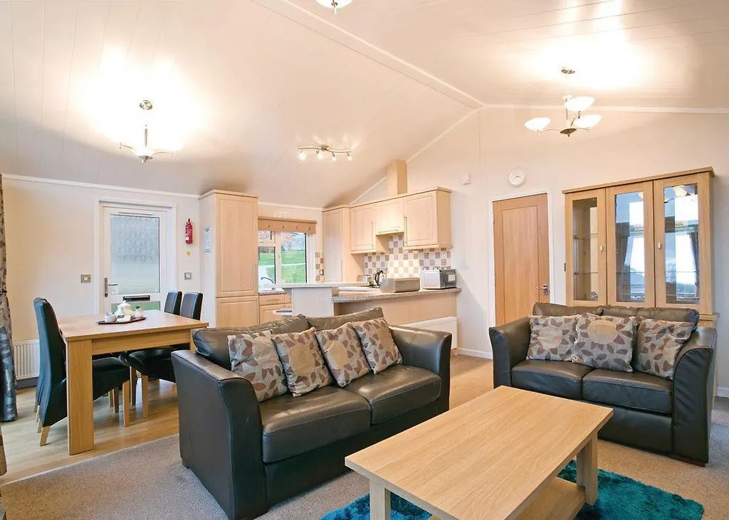 Dacre Lakeside Park Hotel Brandesburton 4*,