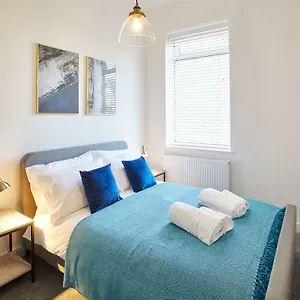 Apartment Host & - The Ruby Retreat